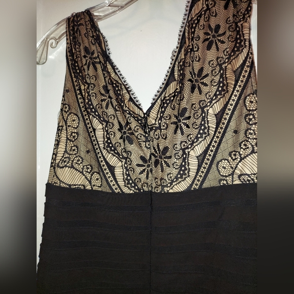 Women's lace bodice - Picture 3 of 5